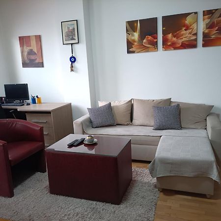 Centar Apartment Aleks Skopje Ngoại thất bức ảnh