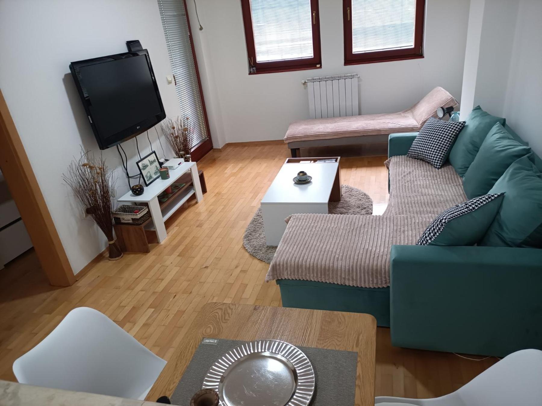 Centar Apartment Aleks Skopje Ngoại thất bức ảnh